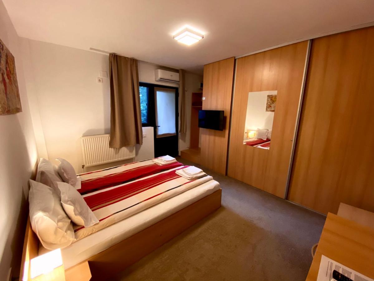 Cristi'S Rooms - Pensiune Oradea Eksteriør bilde