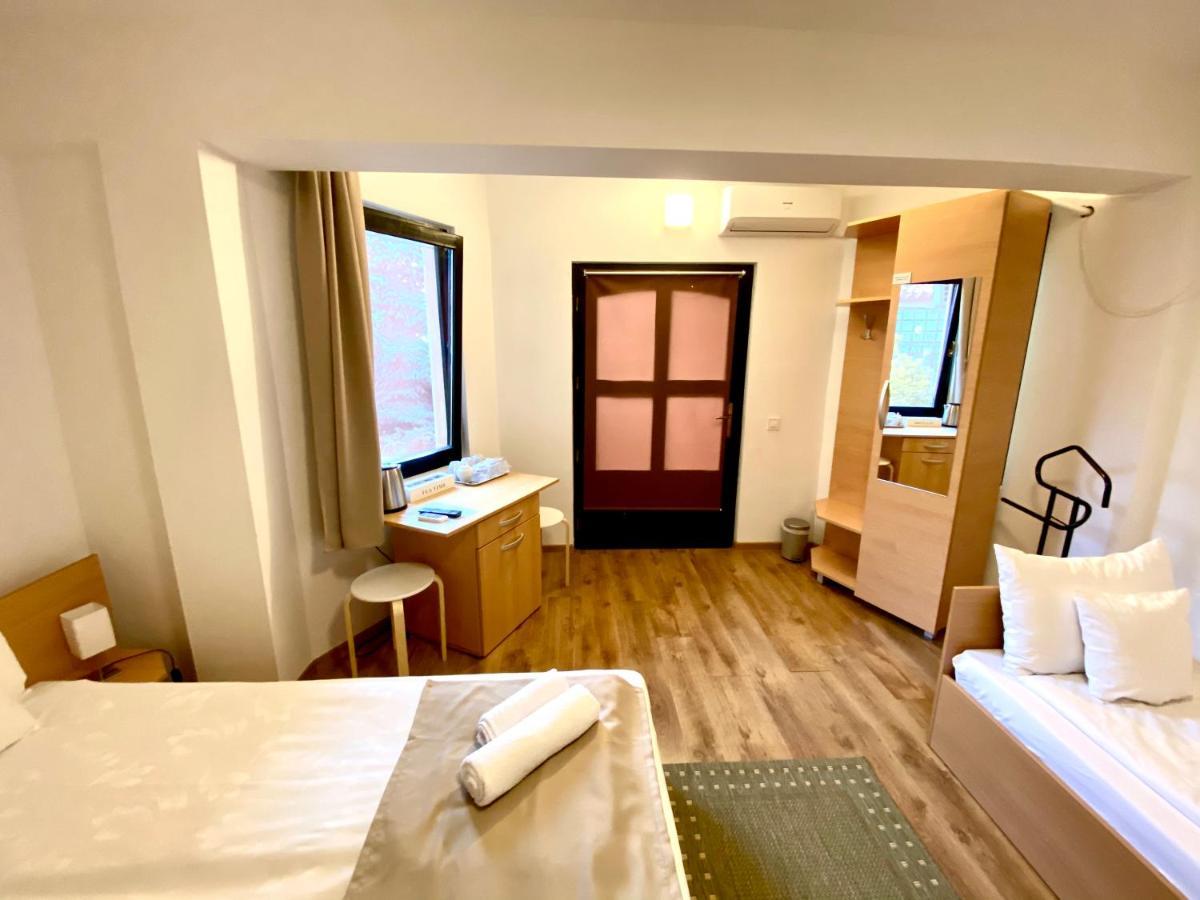 Cristi'S Rooms - Pensiune Oradea Eksteriør bilde